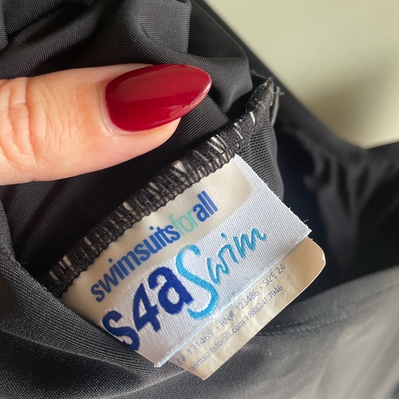 SWIMSUITS FOR ALL || Ruched One Piece Size 24 - Picture 4 of 8